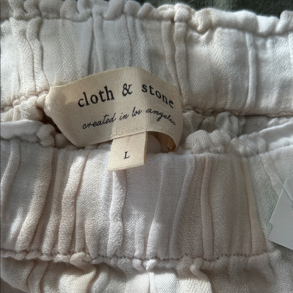 Cloth & Stone Cream Ruffle Top - Picture 2 of 3